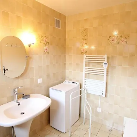 Maison De Caractere A Mandailles-st-julien, 4 Pers, Proche Puy Mary, Jardin, Cheminee, Animaux Ok - Fr-1-742-565 Semesterbostad