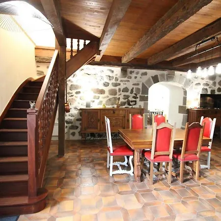 Semesterbostad Maison De Caractere A Mandailles-st-julien, 4 Pers, Proche Puy Mary, Jardin, Cheminee, Animaux Ok - Fr-1-742-565 Mandailles-Saint-Julien
